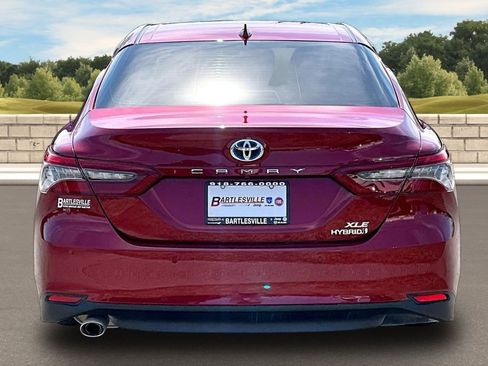Used 2022 Toyota Camry XLE w/ Navigation Upgrade Package image 4