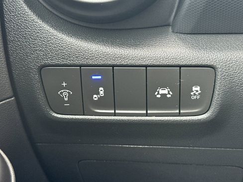 Used 2021 Hyundai Kona SEL Plus AWD/4WD image 30