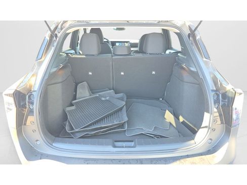 Used 2025 Nissan Kicks SV AWD/4WD image 17