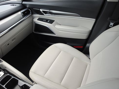 Used 2022 Kia Telluride S FWD image 15
