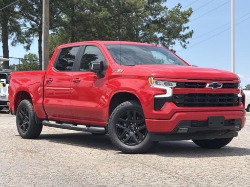 Used 2023 Chevrolet Silverado 1500 RST w/ Convenience Package II AWD/4WD image 2