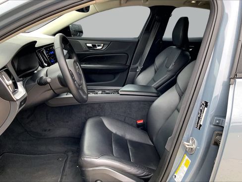 Used 2023 Volvo S60 B5 Core FWD image 8