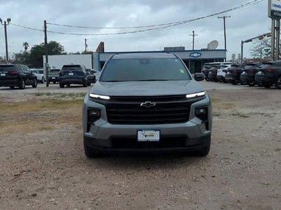 Used 2025 Chevrolet Traverse LT w/ Midnight/Sport Edition