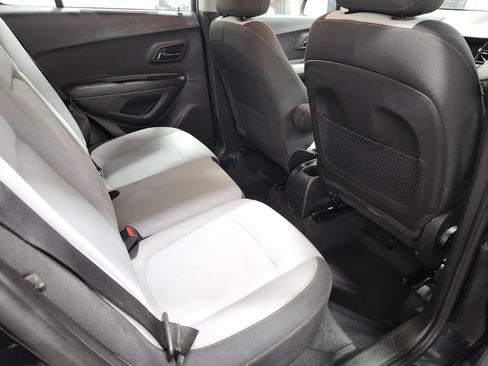 Used 2020 Chevrolet Trax LS FWD image 19