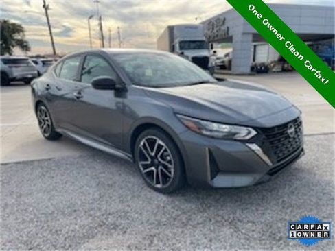 Used 2025 Nissan Sentra SR image 2