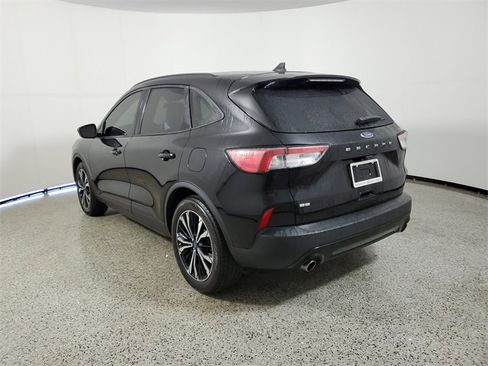 Used 2022 Ford Escape SE w/ SE Sport Appearance Package image 3