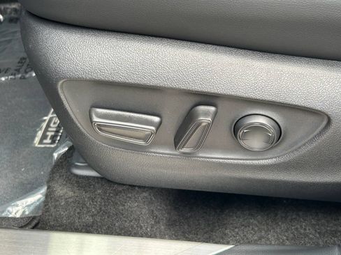 Used 2026 Toyota Highlander XLE AWD/4WD image 27