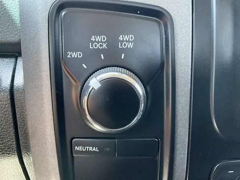 Used 2017 RAM 2500 ST w/ SXT Appearance Group AWD/4WD image 33