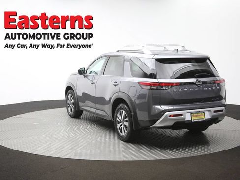 Used 2023 Nissan Pathfinder SL AWD/4WD image 65