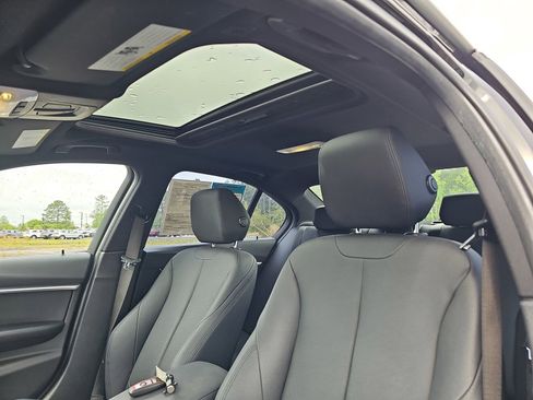 Used 2018 BMW 330i Sedan RWD image 30
