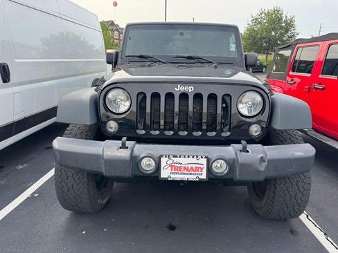Used 2017 Jeep Wrangler Unlimited Sport w/ Connectivity Group AWD/4WD image 2