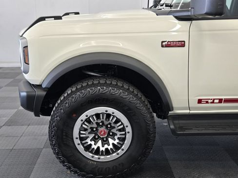 New 2026 Ford Bronco Outer Banks w/ Sasquatch Package AWD/4WD image 9