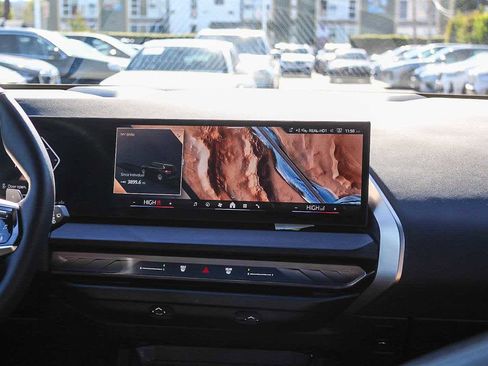 Used 2025 BMW X3 xDrive30i w/ Convenience Package image 13