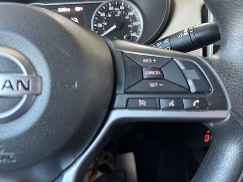 Used 2021 Nissan Versa SV FWD image 18