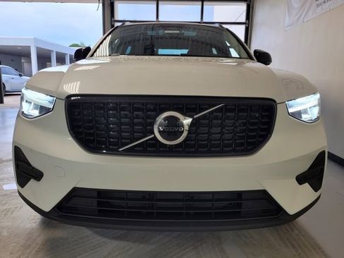 New 2026 Volvo XC40 B5 Core w/ Climate Package image 13