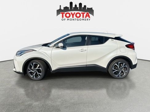 Used 2020 Toyota C-HR XLE image 3