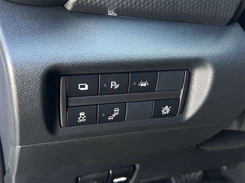 Certified 2025 Nissan Kicks Play S image 13