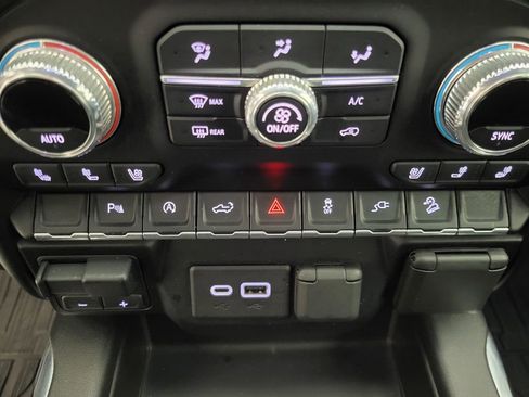 Certified 2021 GMC Sierra 1500 SLT image 8