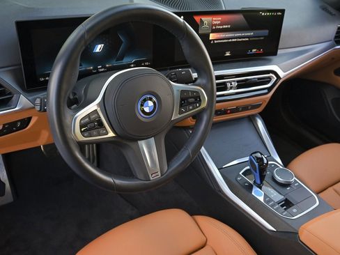 Used 2023 BMW i4 eDrive40 w/ M Sport Package image 10