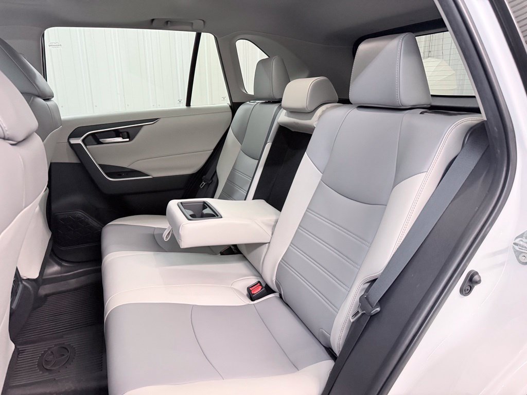 Used 2023 Toyota RAV4 XLE Premium FWD image 28