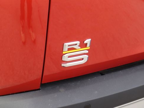 Used 2023 Rivian R1S Launch Edition image 7