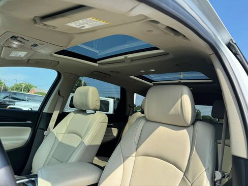 Used 2019 Buick Enclave Essence AWD/4WD image 4