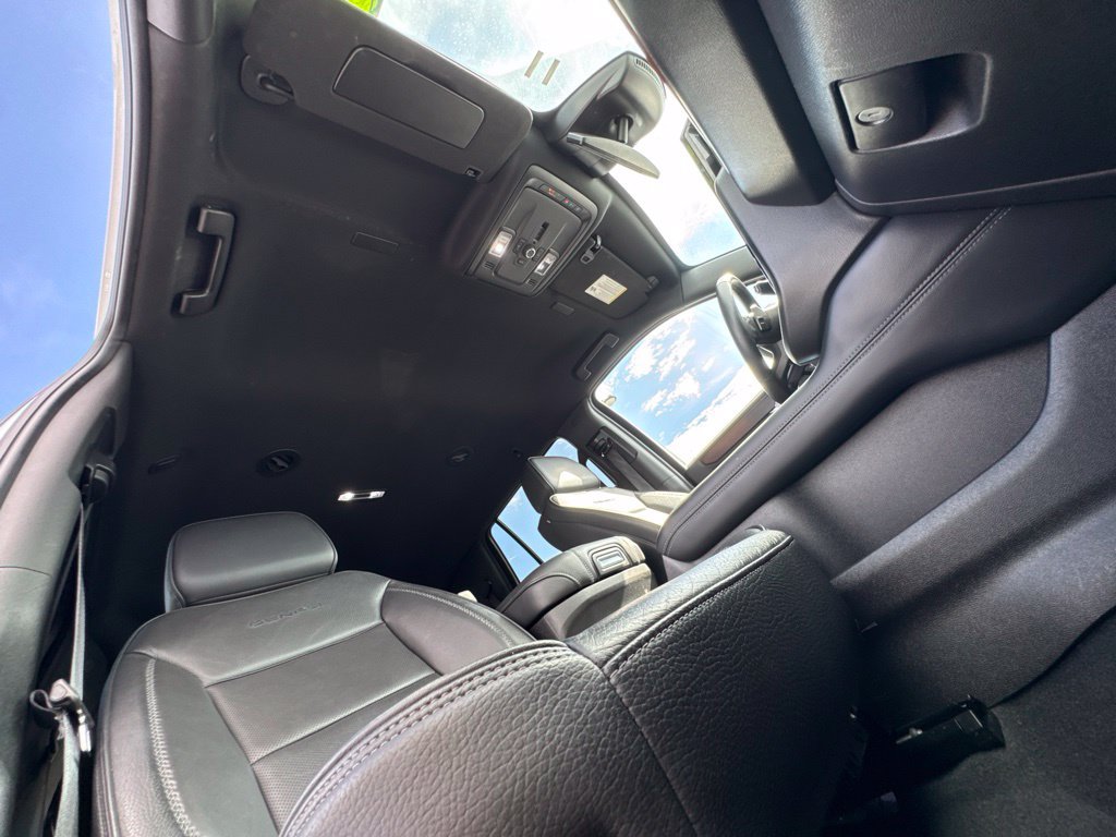 Used 2025 GMC Yukon Denali AWD/4WD image 28