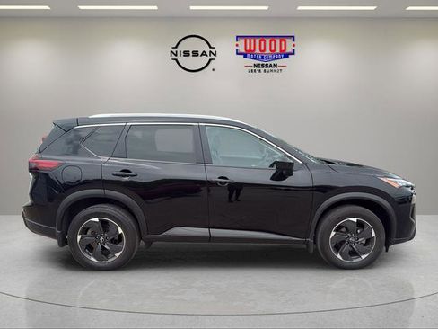Used 2024 Nissan Rogue SV w/ SV Premium Package AWD/4WD image 3