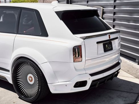 Used 2026 Rolls-Royce Cullinan AWD/4WD image 14