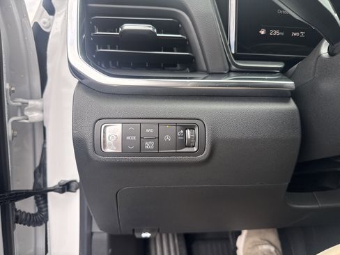 New 2026 GMC Terrain Denali w/ LPO, Floor Liner Package image 31