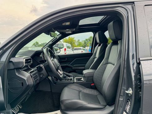 Used 2025 Toyota 4Runner 4WD image 20