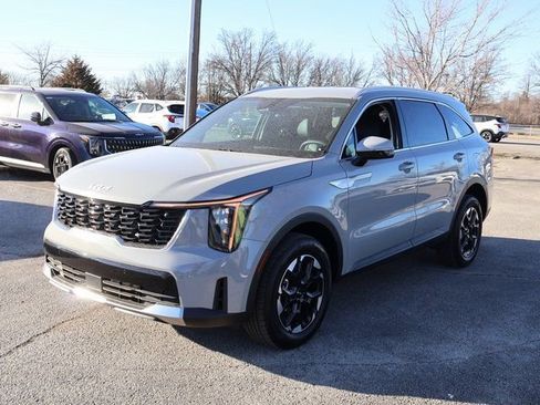 New 2026 Kia Sorento S image 3