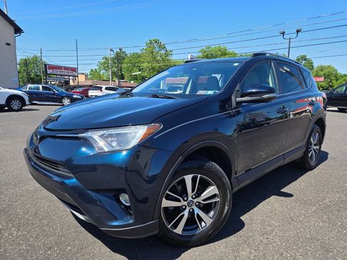 Used 2017 Toyota RAV4 XLE AWD/4WD image 2