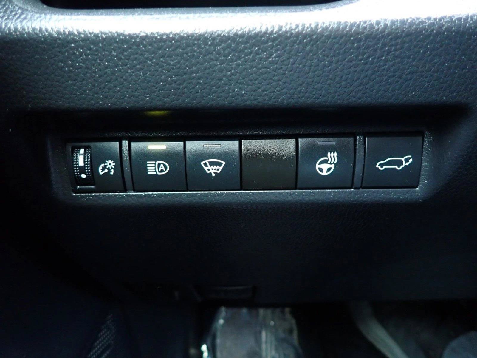 Certified 2021 Toyota RAV4 XLE Premium AWD/4WD image 26