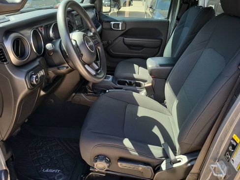 Used 2022 Jeep Wrangler Unlimited Sport AWD/4WD image 19