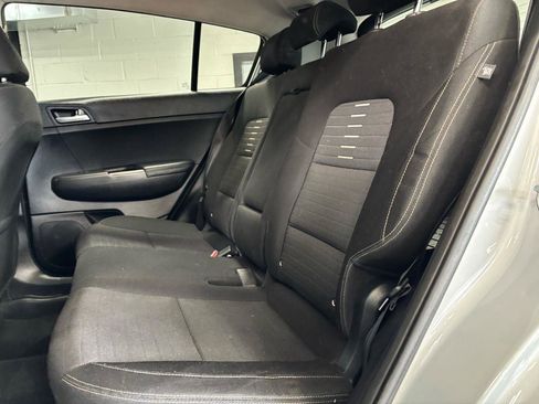 Used 2018 Kia Sportage LX AWD/4WD image 16