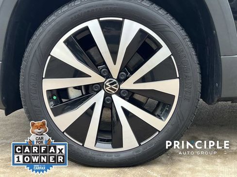 Certified 2022 Volkswagen Taos SE image 7