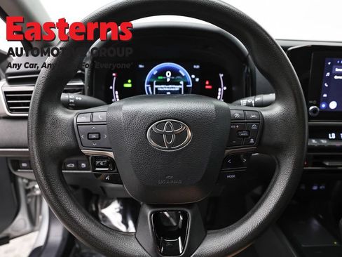 Used 2025 Toyota Camry LE FWD image 10