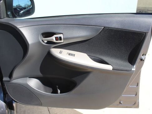 Used 2013 Toyota Corolla S image 33