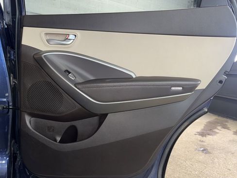 Used 2017 Hyundai Santa Fe SE image 27