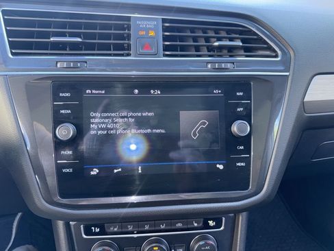 Used 2021 Volkswagen Tiguan SEL image 16