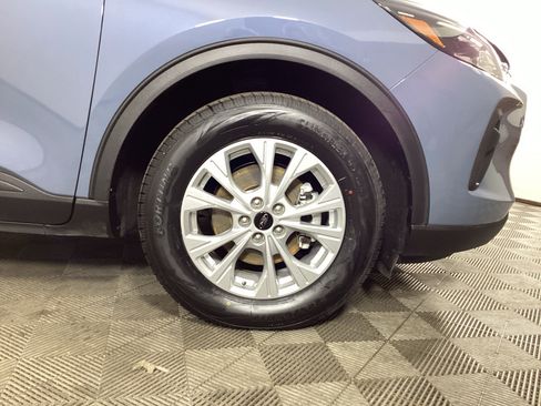 Used 2023 Ford Escape Active w/ Tech Pack #1 AWD/4WD image 7