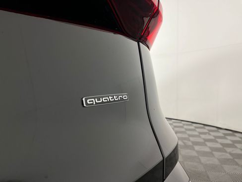 Certified 2025 Audi Q5 2.0T Premium Plus w/ Premium Plus image 8