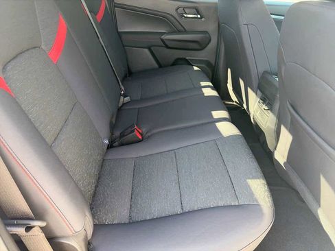 Used 2025 Chevrolet Colorado Z71 AWD/4WD image 14