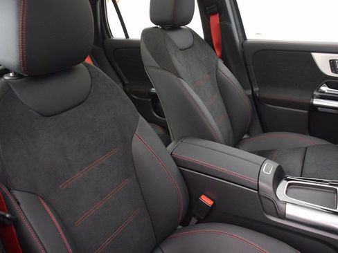 New 2026 Mercedes-Benz GLA 35 AMG 4MATIC image 16