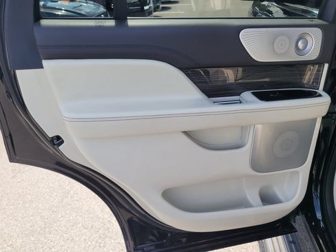 Certified 2021 Lincoln Navigator Black Label AWD/4WD image 9