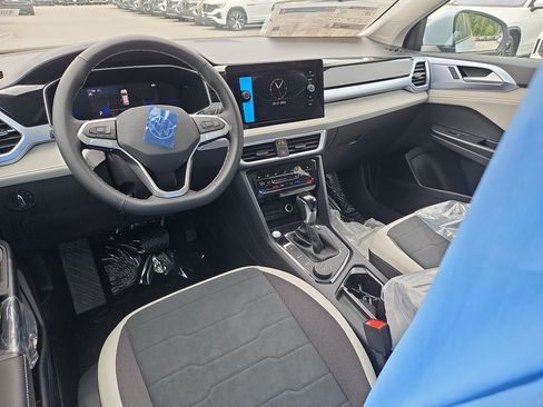 New 2026 Volkswagen Taos SE AWD/4WD image 6