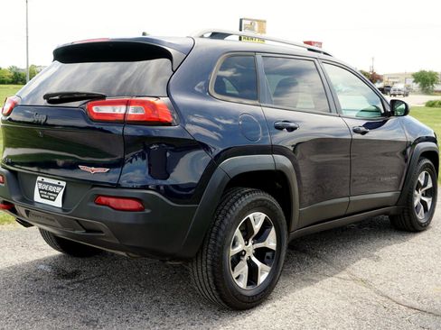 Used 2016 Jeep Cherokee Trailhawk image 21