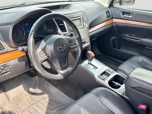 Used 2014 Subaru Outback 3.6R Limited w/ Moonroof Package AWD/4WD image 2