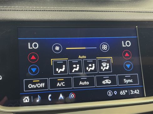 Used 2023 Cadillac XT5 Premium Luxury w/ Technology Package AWD/4WD image 23